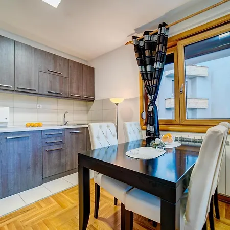 Dara 公寓 兹拉蒂博尔