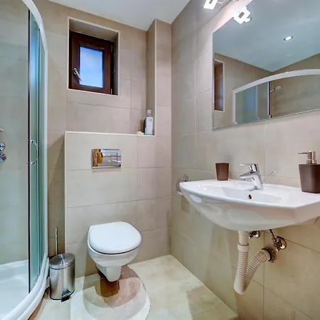 Dara 公寓 兹拉蒂博尔